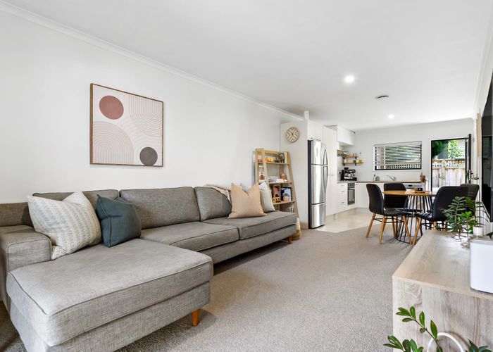  at 4/94 Glengarry Road, Glen Eden, Waitakere City, Auckland