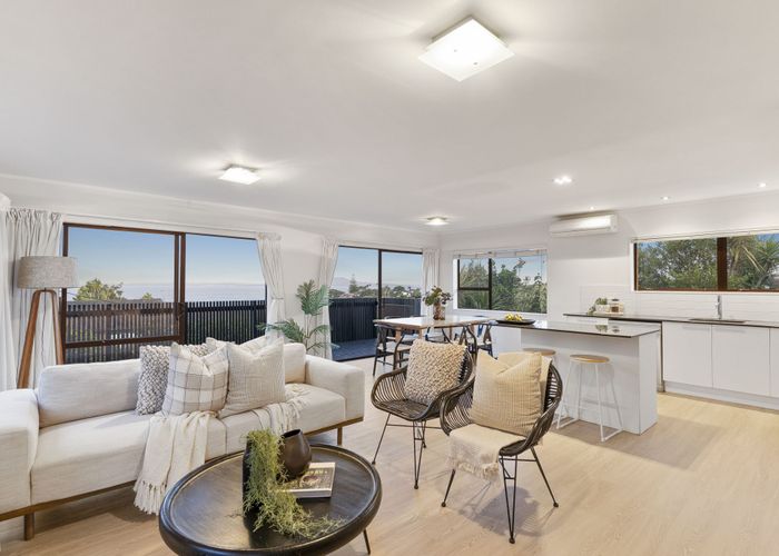  at 1/33 Montgomery Avenue, Rothesay Bay, North Shore City, Auckland