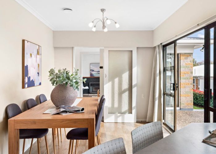  at 27 Laurelwood Avenue, Pukekohe