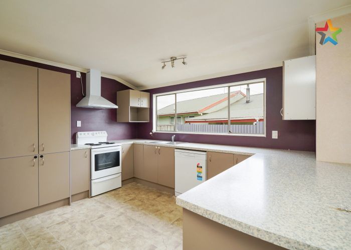  at 22 Avon Place, Clifton, Invercargill