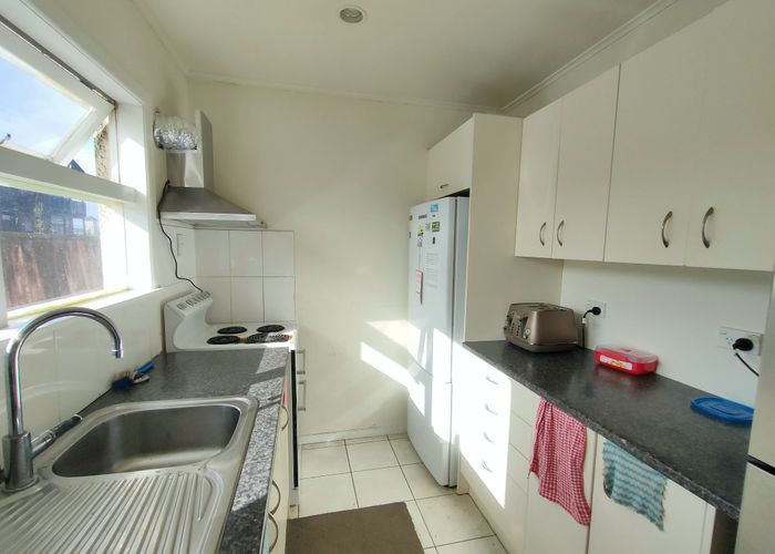  at 3 Brook Street, Milford, North Shore City, Auckland