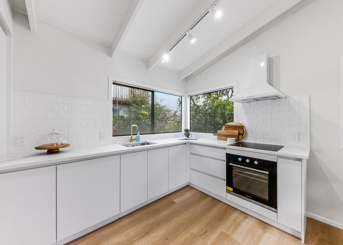  at 1/39 Sturges Road, Henderson, Waitakere City, Auckland