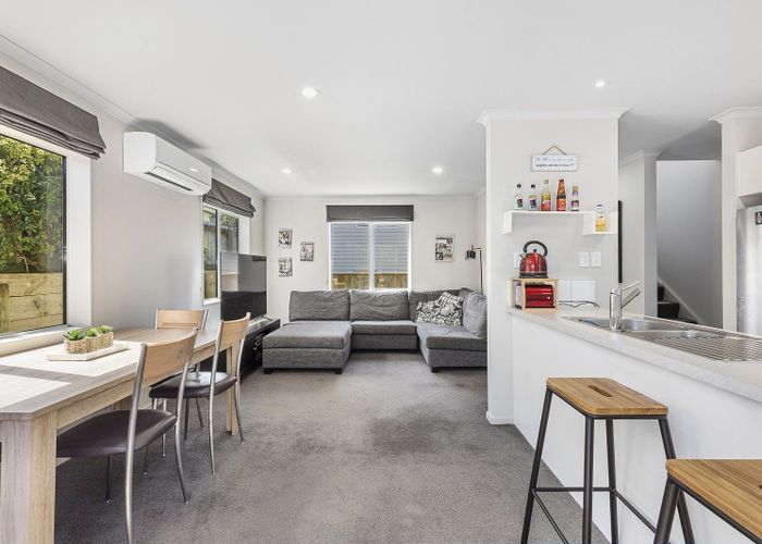  at 7/16 Black Rock Road, Newlands, Wellington