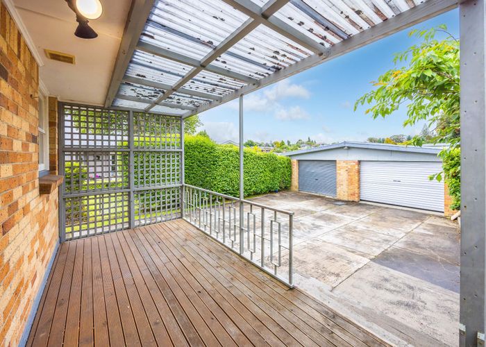  at 8 Christie Street, Forest Lake, Hamilton