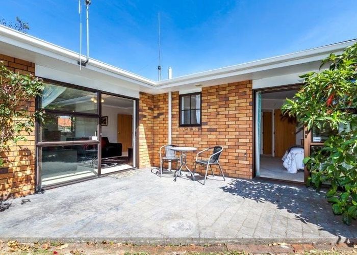  at 209 College Street, West End, Palmerston North, Manawatu / Whanganui