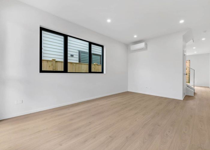  at 2/7 Edgar Pearce Place, Howick, Manukau City, Auckland