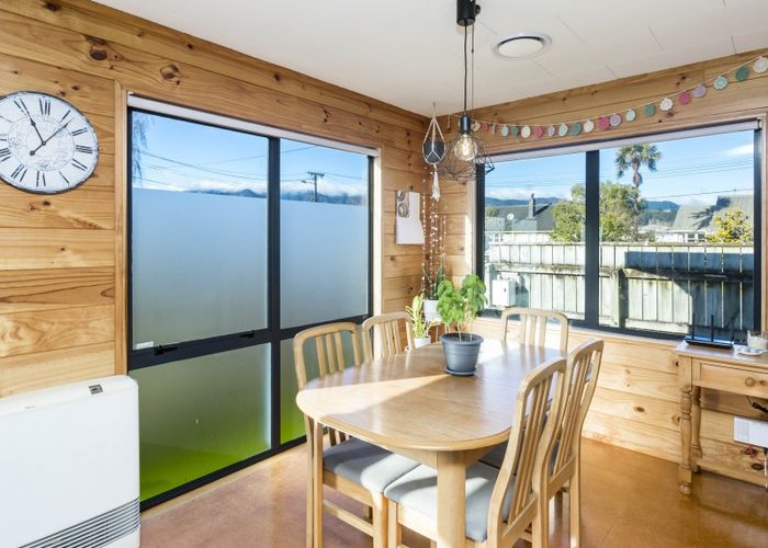  at 3 Hazel Street, Ebdentown, Upper Hutt
