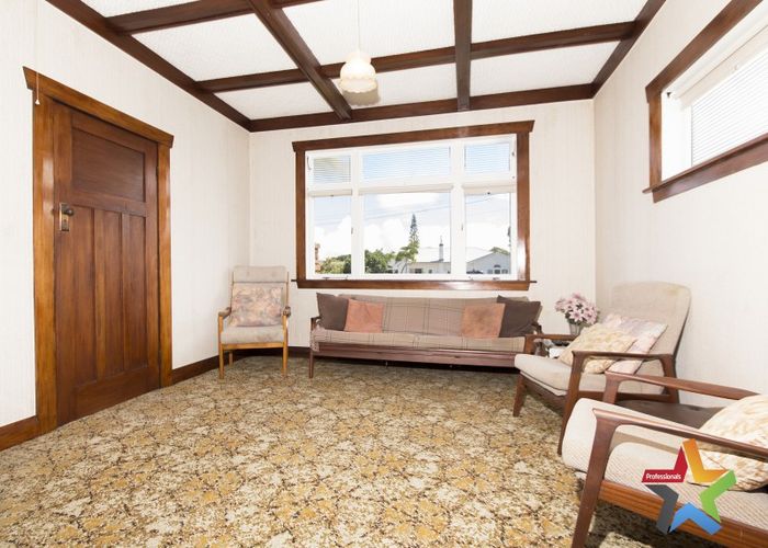  at 38 Miller Street, Point Chevalier, Auckland