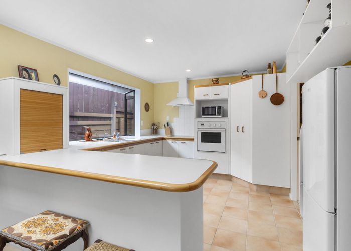  at 27 Avon Street, Island Bay, Wellington