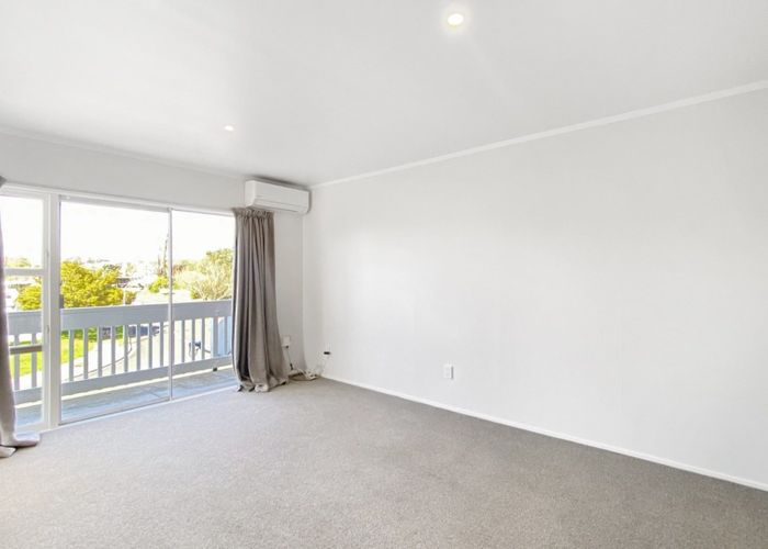  at 2/60 Gowing Drive, Meadowbank, Auckland