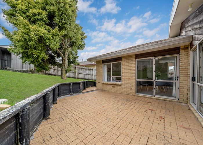  at 5 Evergreen Rise, New Lynn, Waitakere City, Auckland