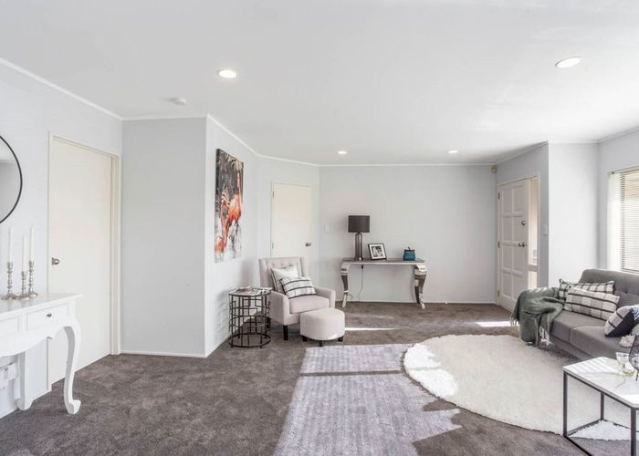  at 1/52 Millhouse Drive, Northpark, Auckland