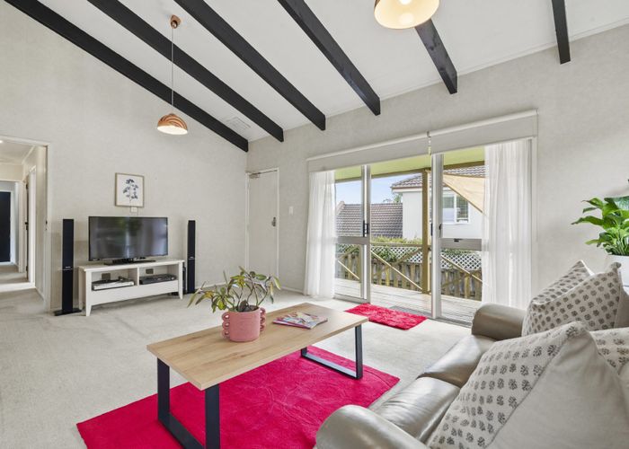  at 7 Bardia Street, Belmont, Auckland