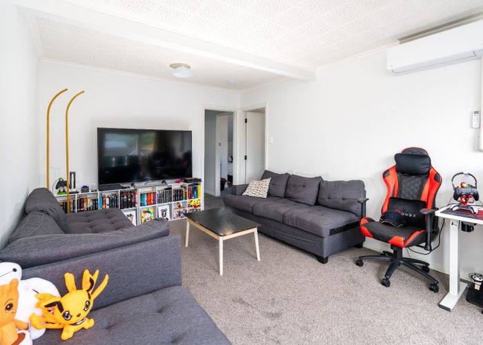  at 87 Queens Drive, Lyall Bay, Wellington