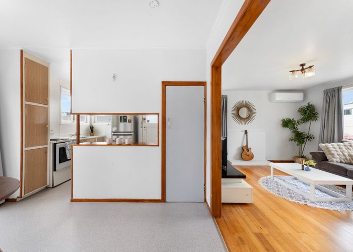  at 4 Pomelo Road, Te Atatu South, Waitakere City, Auckland