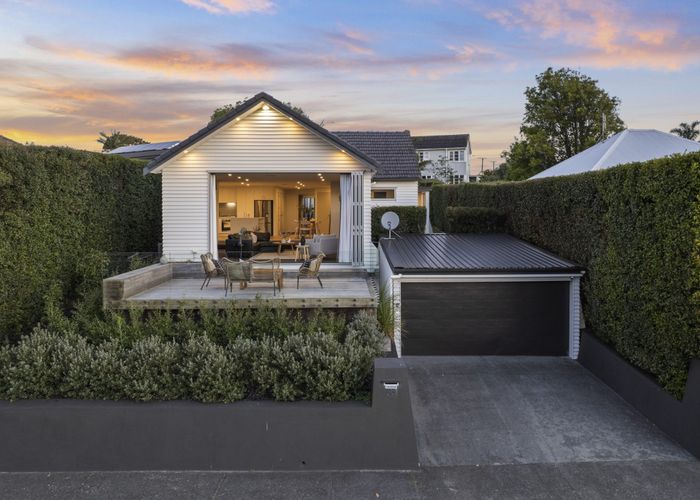  at 54 Tahapa Crescent, Meadowbank, Auckland