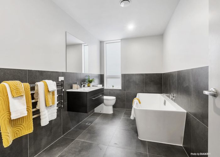  at 6 Bushland Grove, Paparangi, Wellington