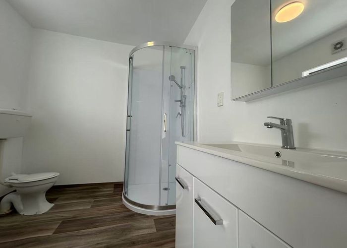  at 2/12A Lunn Avenue, Mount Wellington, Auckland City, Auckland