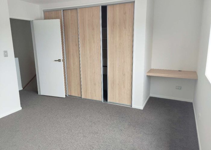 at 162F Barrack Road, Mount Wellington, Auckland