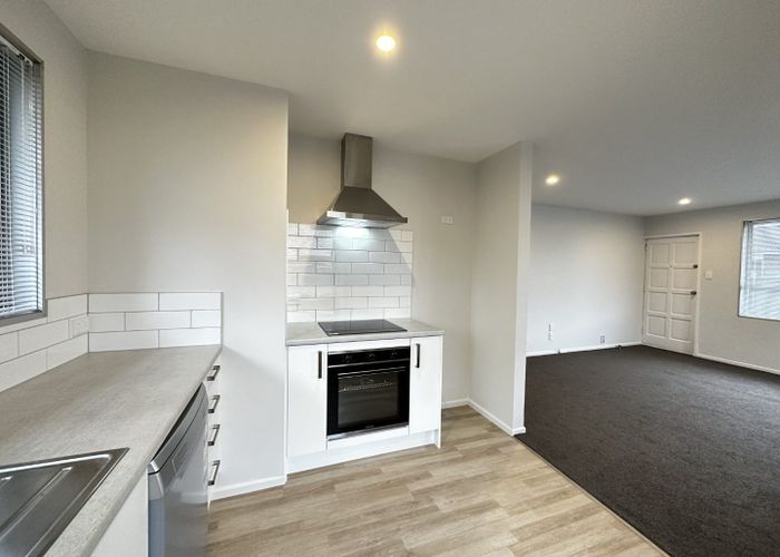  at 2/4 Grove Road, Addington, Christchurch City, Canterbury
