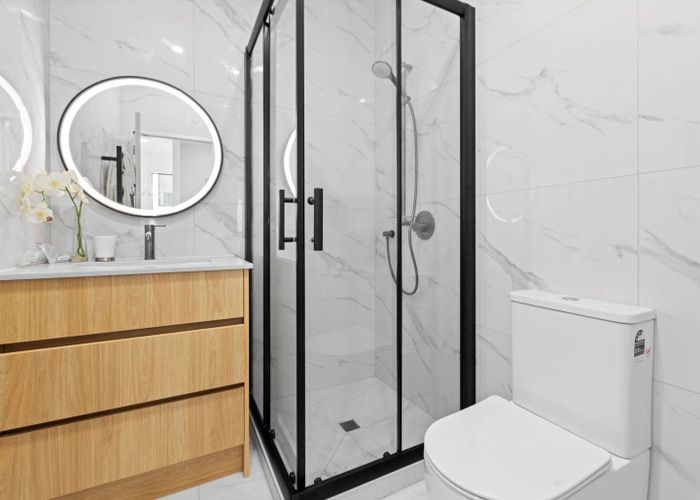  at 10 Bagnall Avenue, Point England, Auckland