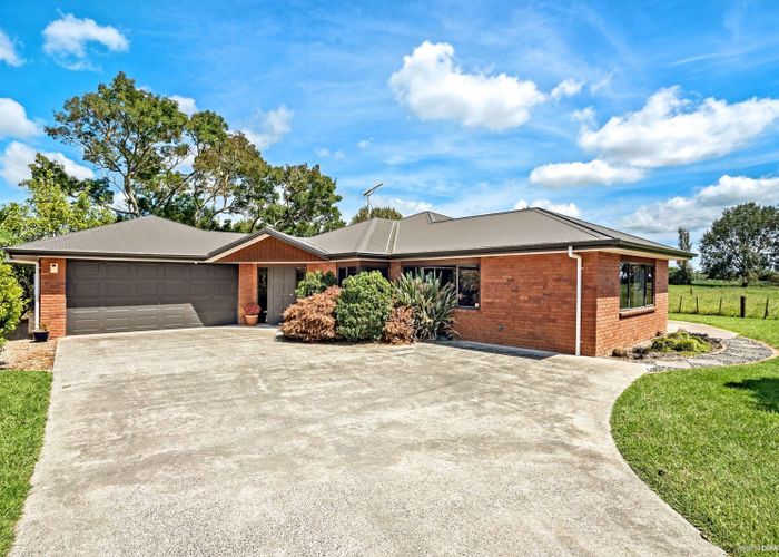  at 24 Reynolds Drive, Glenview, Hamilton