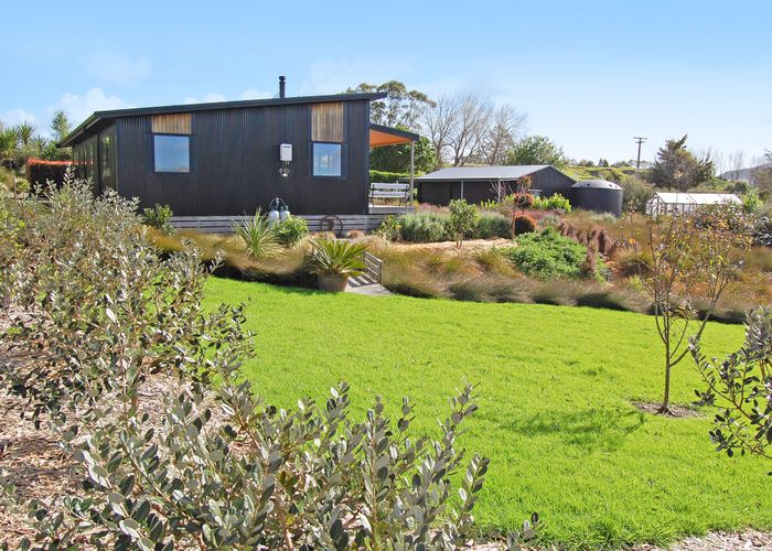  at 5 Lupis Way, Kaiwaka