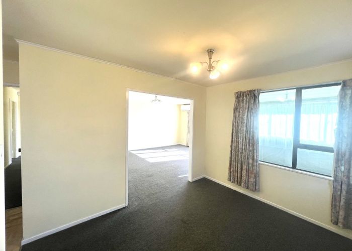 at 112 Aviemore Drive, Highland Park, Manukau City, Auckland