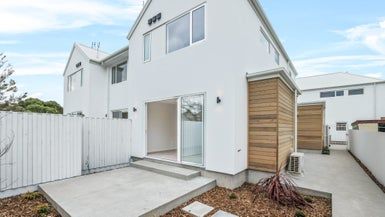  at 4/24 Dampier Street, Woolston, Christchurch