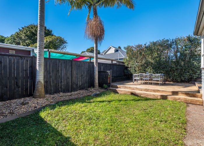  at 32 Woodbine Avenue, Greenlane, Auckland