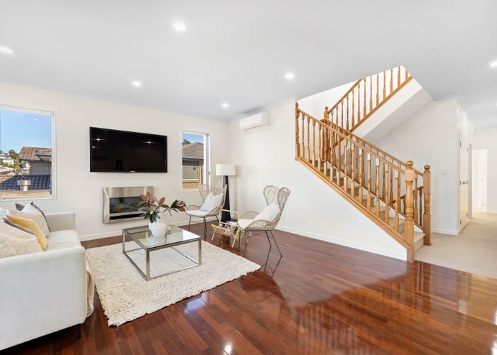  at 12 Bintulu Place, Fairview Heights, Auckland