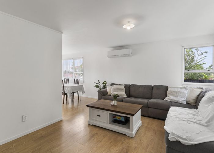  at 79 Flat Bush Road, Clover Park, Auckland