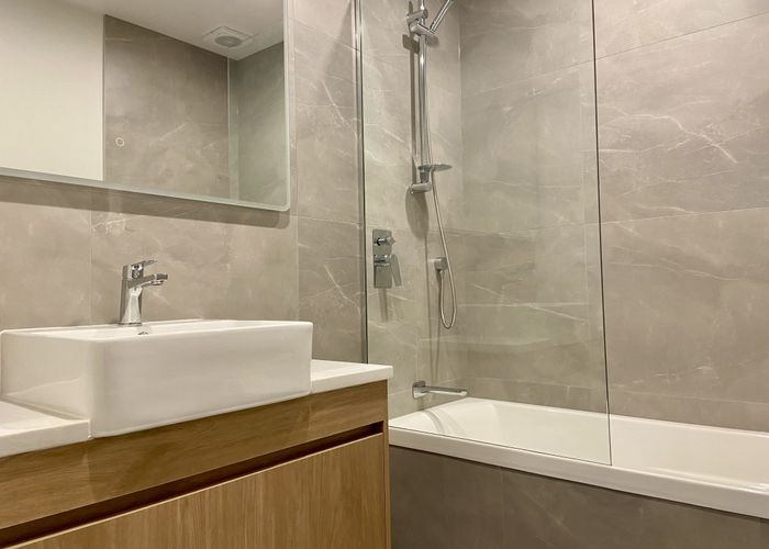  at 2/5 Alverston Street, Waterview, Auckland City, Auckland