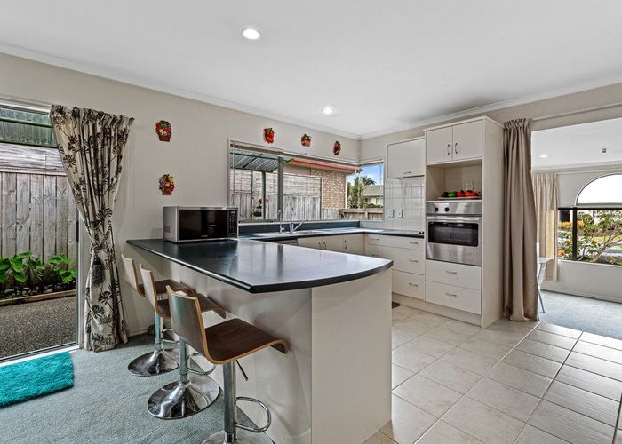  at 6 Reybert Place, Massey, Auckland
