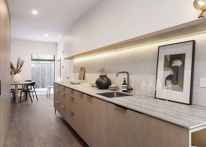  at 2/44 Winchester Street, Merivale, Christchurch City, Canterbury