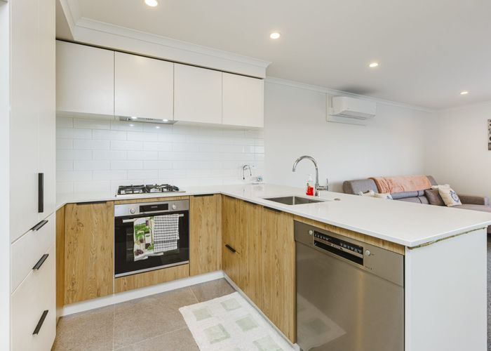  at 304/26 Shortfin Place, Flat Bush, Manukau City, Auckland