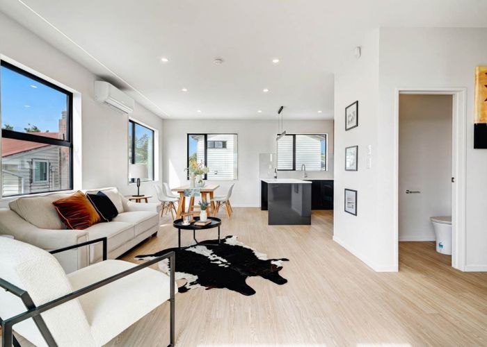  at 1/16 Binsted Raod, New Lynn, Waitakere City, Auckland