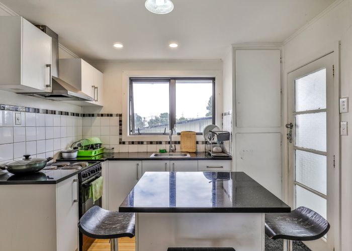  at 21 Julian Place, Otara, Auckland