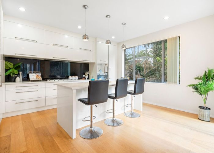  at 666B Beach Road, Browns Bay, Auckland
