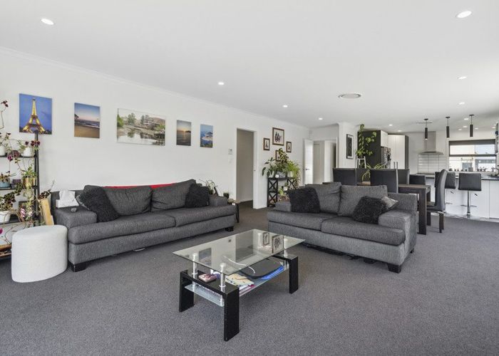  at 97 Mawai Hakona Drive, Wallaceville, Upper Hutt, Wellington