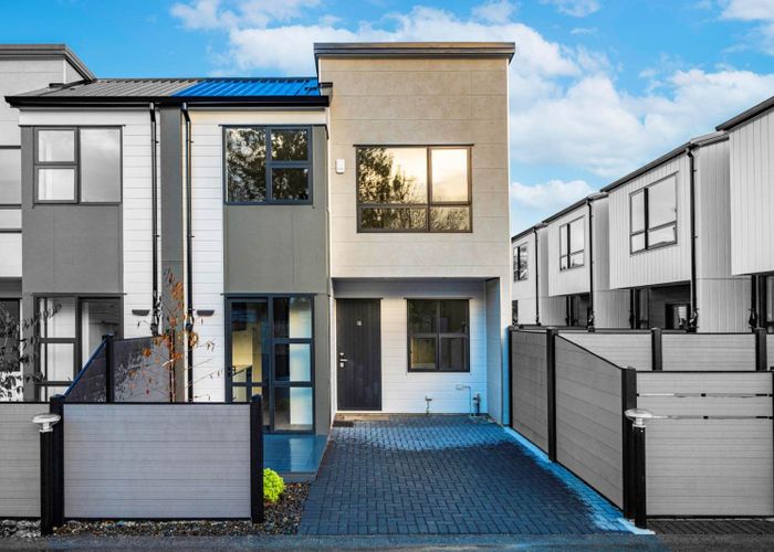  at 15/85 Cascades Road, Pakuranga Heights, Manukau City, Auckland