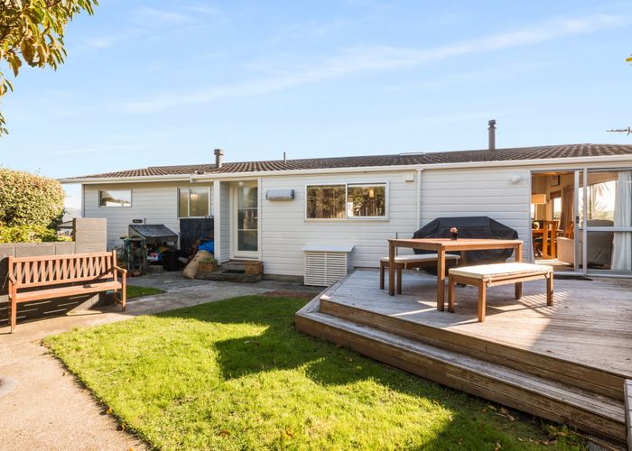  at 2 Forth Place, Papakowhai, Porirua