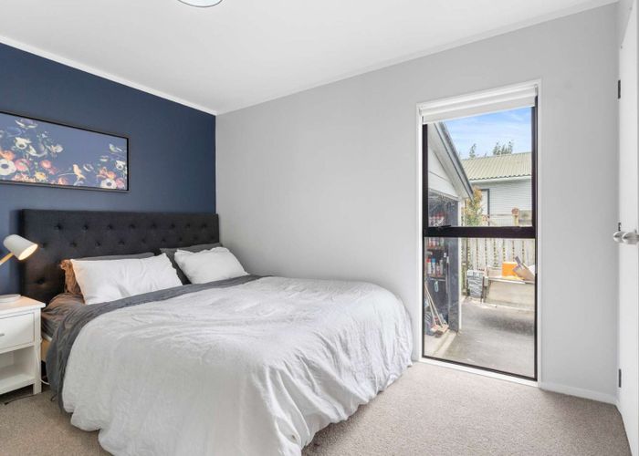  at 2/42 Eaglehurst Road, Ellerslie, Auckland