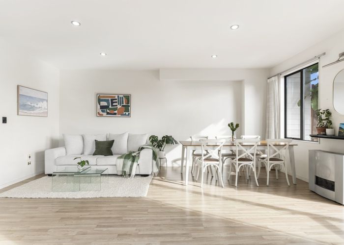  at 15/22 Northcross Drive, Oteha, Auckland