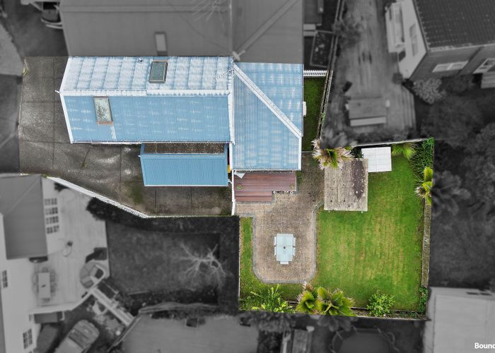  at 26 Beach Road, Northcote Point, North Shore City, Auckland