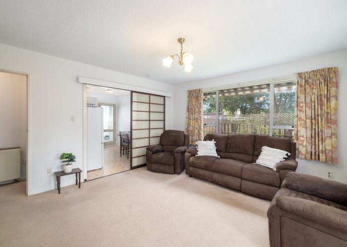  at 2/45 Valecrest Avenue, Parklands, Christchurch