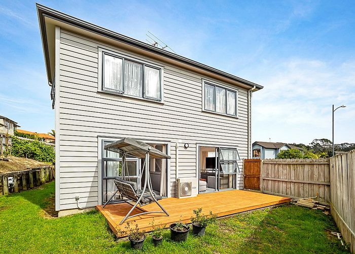  at 14 Sapperton Drive, Henderson, Auckland