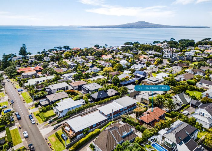  at 2/11 Hauraki Road, Hauraki, North Shore City, Auckland