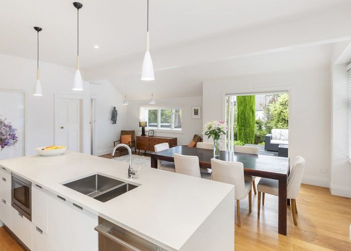  at 111 St Andrews Square, Strowan, Christchurch City, Canterbury