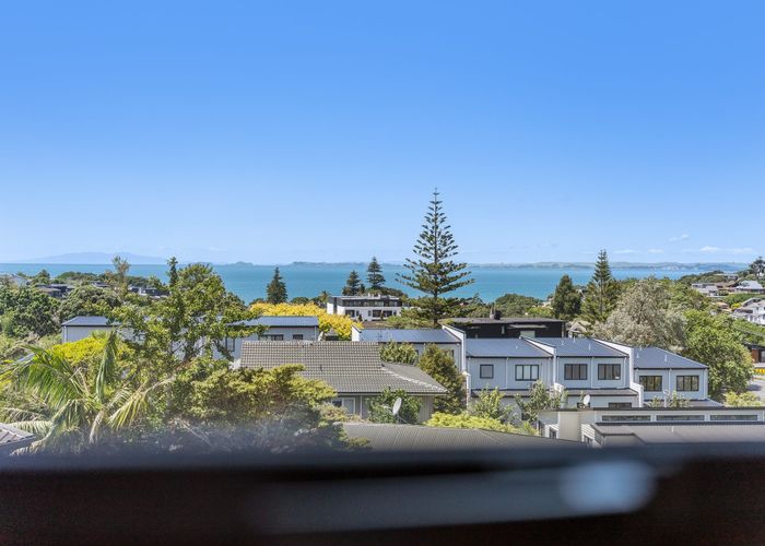  at 4/27 Hastings Road, Mairangi Bay, North Shore City, Auckland